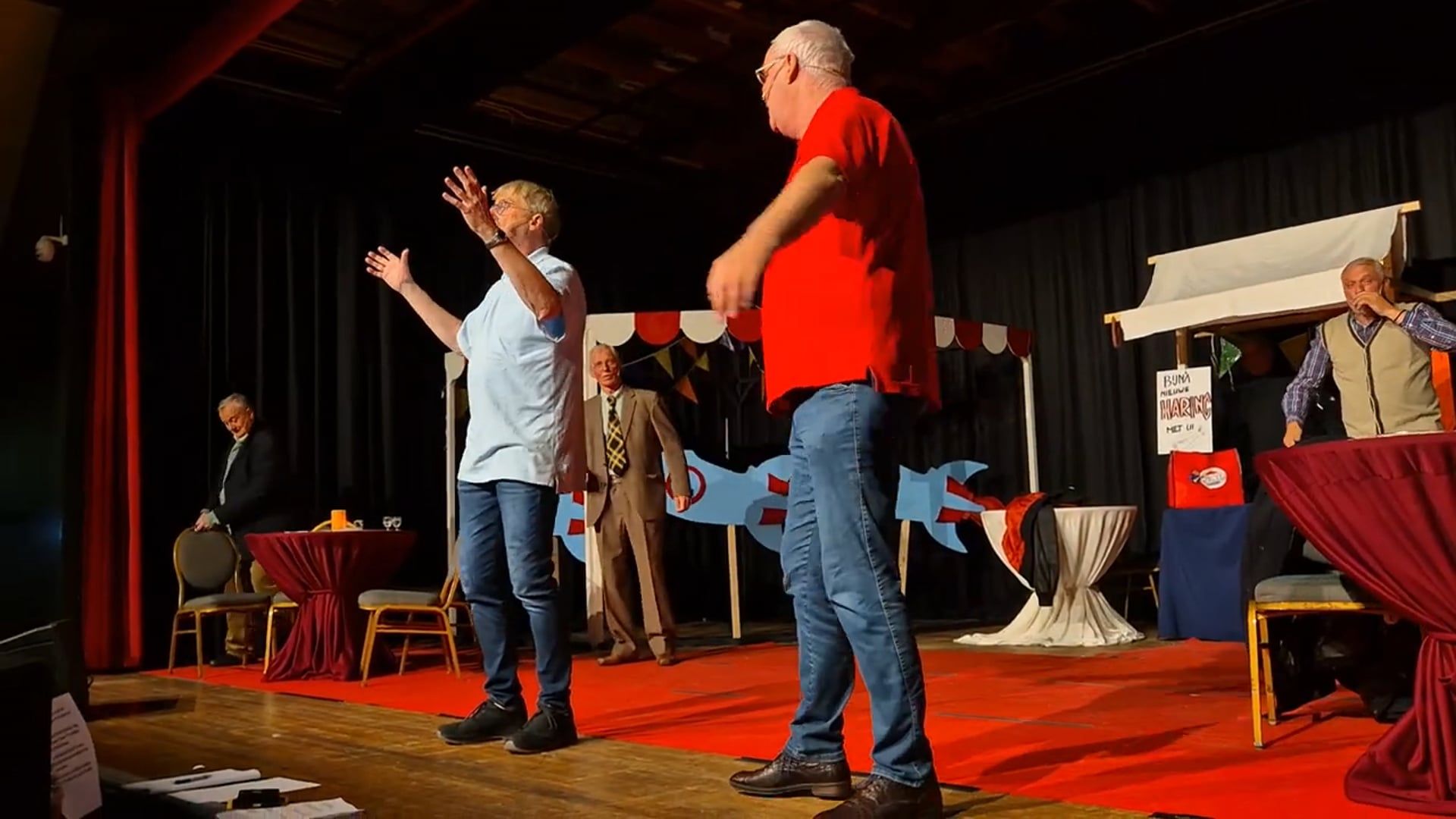 Toneeluitvoering Volksvermaken _Nog 1 met de jas aan_ 85 jarig bestaan.