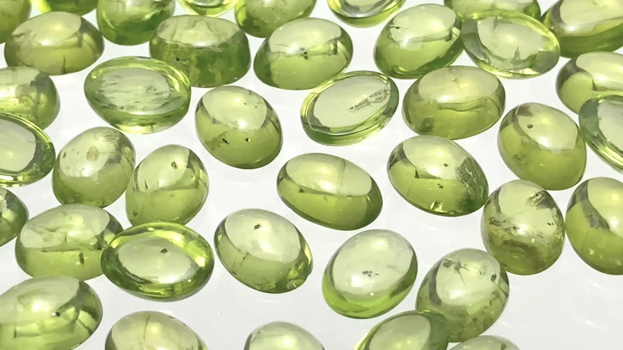 動画】宝石質ペリドットAAA- オーバル カボション8×6mm 2個