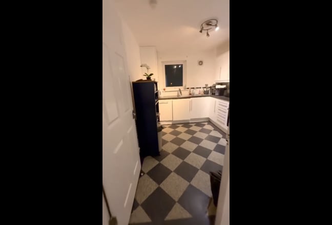 Double Bedroom Glasgow  All Bills Included  Main Photo