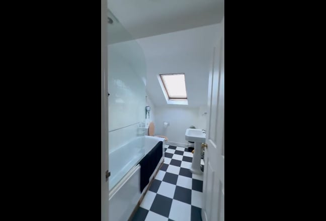 Large Couple Room Clapham - Move in 8Th November Main Photo