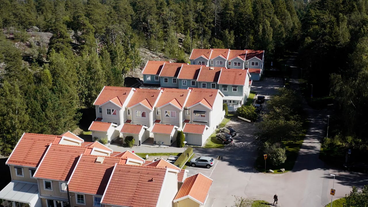 5 rum Radhus på Österhöjdsvägen 33 Rosenlund Södertälje kommun - video