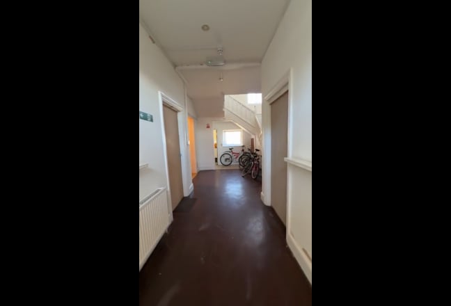 Double Room En-suite - Feltham High Street Main Photo