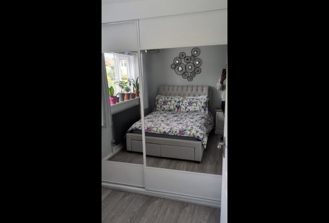 Lovely Double Room in an immaculate house. Main Photo