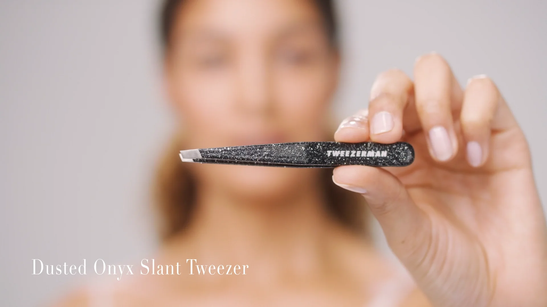 Dusted Onyx Slant Tweezer – Tweezerman