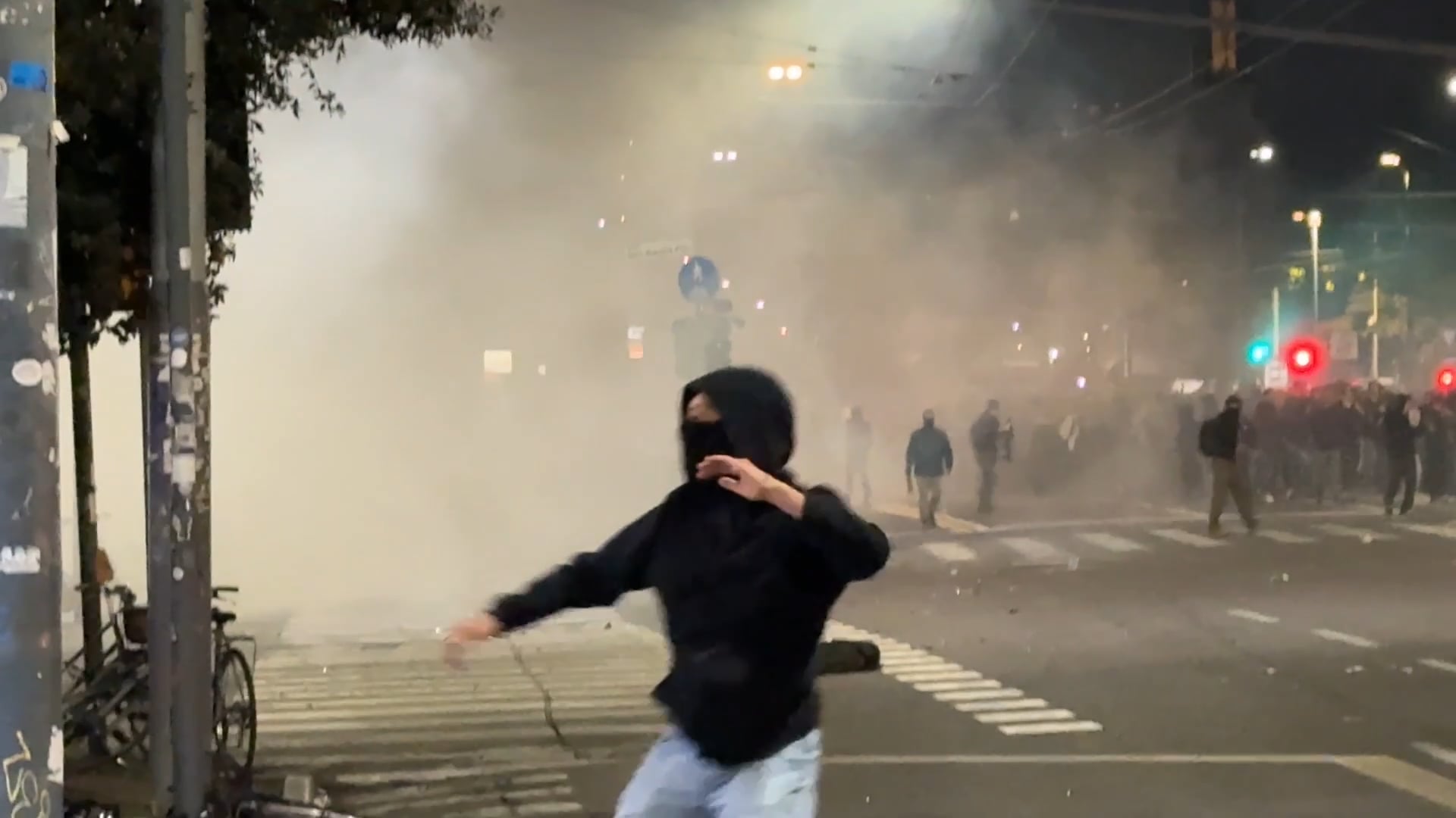 Proteste, la lunga e difficile notte di Bologna