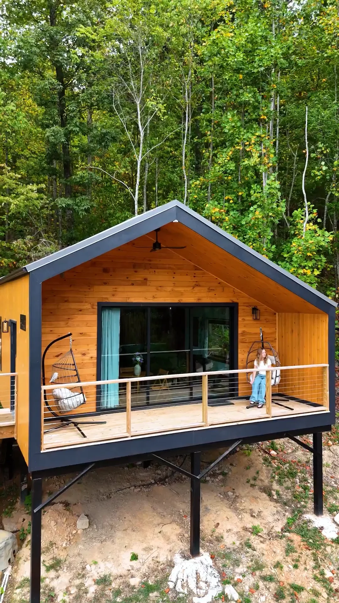 Blooming Redbud Treehouse with private hot tub! | Enjoy Unique Stays