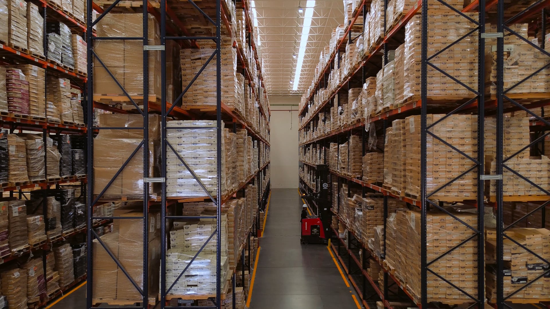 CLIP- PARUNO-CAPACIDAD ALMACÉN-