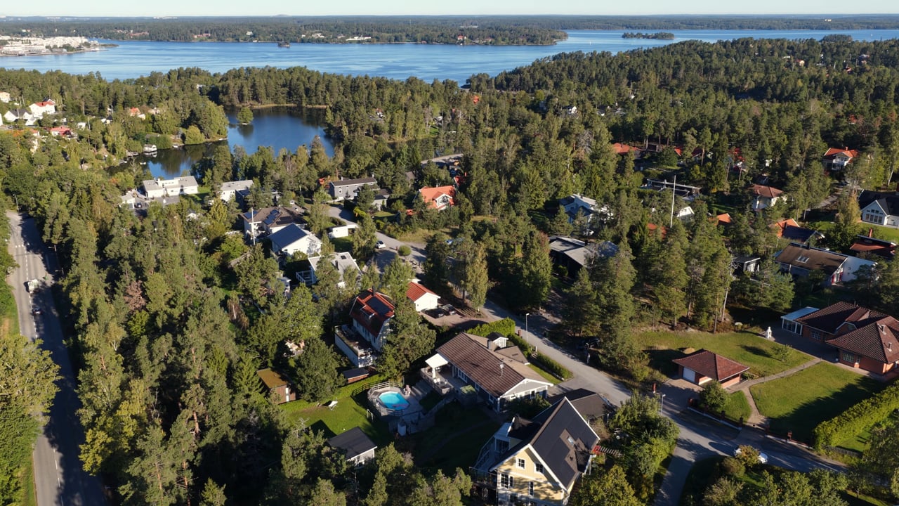 6 rum Villa på Huldrevägen 19 Hasseludden Nacka kommun - video