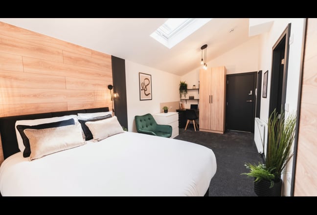NEW High Quality Rooms with En-suite Main Photo