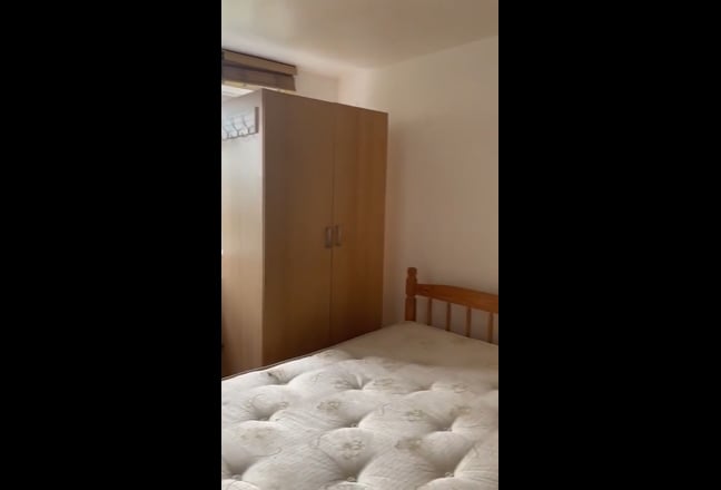 Lovely bedroom in 3 bed Flat  £650/month inc bills Main Photo