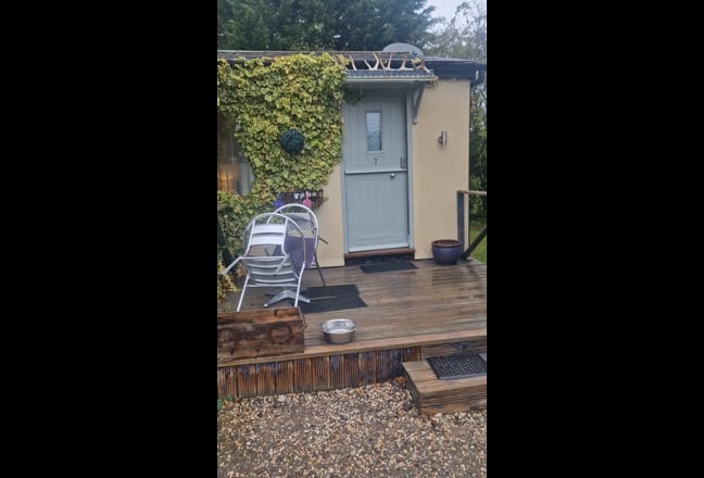 One bed studio on farm to rent Main Photo