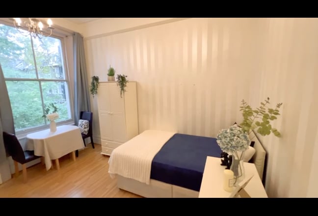Large Single bedsit available in West Kensington Main Photo