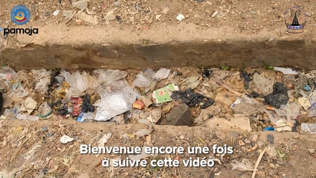 Déchets plastiques à Komanda
