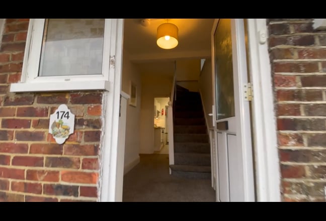 5 Fantastic Doubles in Bright, Clean Student House Main Photo