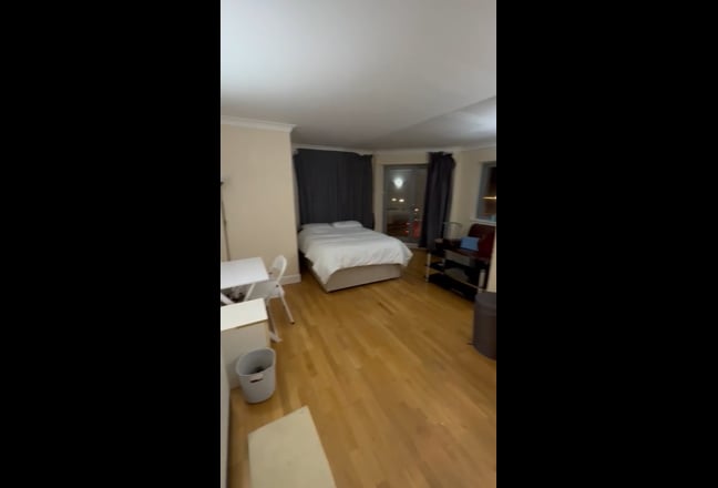 Two large rooms in central Croydon Main Photo
