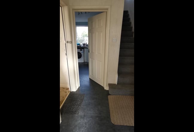Large room near universities and supermarket   Main Photo