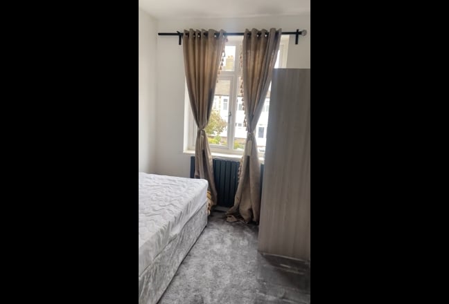 Bright Double Room – 5 Mins to East Croydon & Norw Main Photo