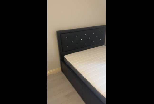 2 double rooms available to Rent single occupants  Main Photo