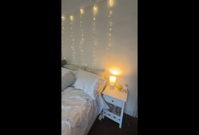 Large double room in N17 - good transport!  Main Photo