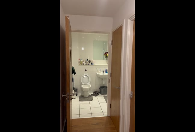 I have a two bed flat Main Photo