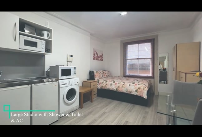 Spacious Self-contained Studio Flat in SW7 Main Photo