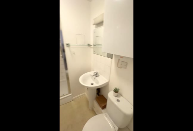 Vauxhall Studio sublet at an extremely low price Main Photo