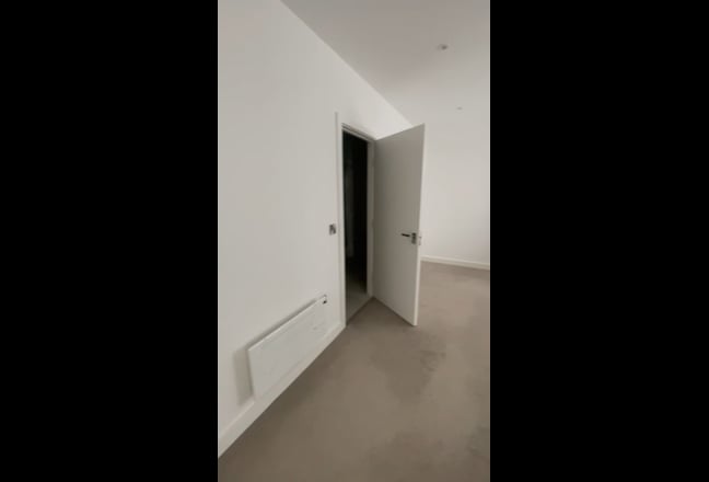 Video 1: luxury 1,700 sq ft 3 bed, 3 bath flat