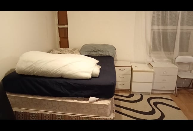  studio   flat   to   let  @  CT17  available now! Main Photo