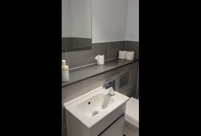 Room in a new-build apartment for 2 months Main Photo