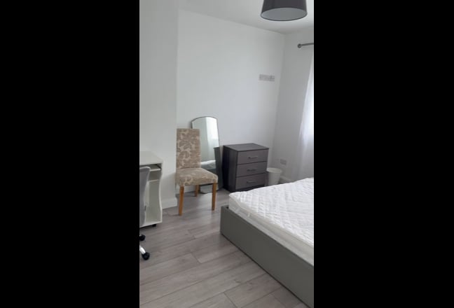 4 bed house close to southmead hospital Main Photo