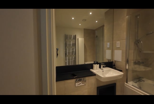 Modern 2-Bed – Room + Private Bath | Bills Incl Main Photo
