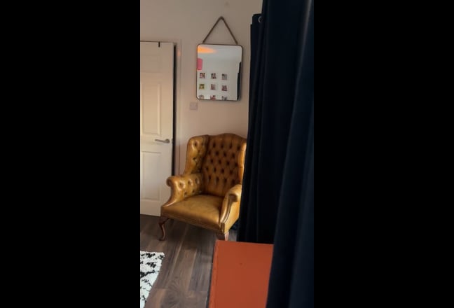 Garden room  with parking and own entrance.  Main Photo