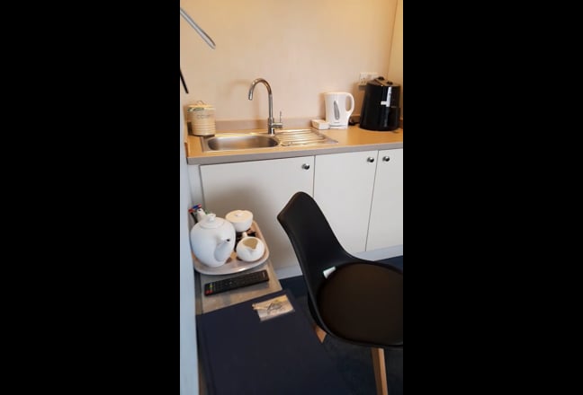 En-suite room in Guest House for Winter let Main Photo