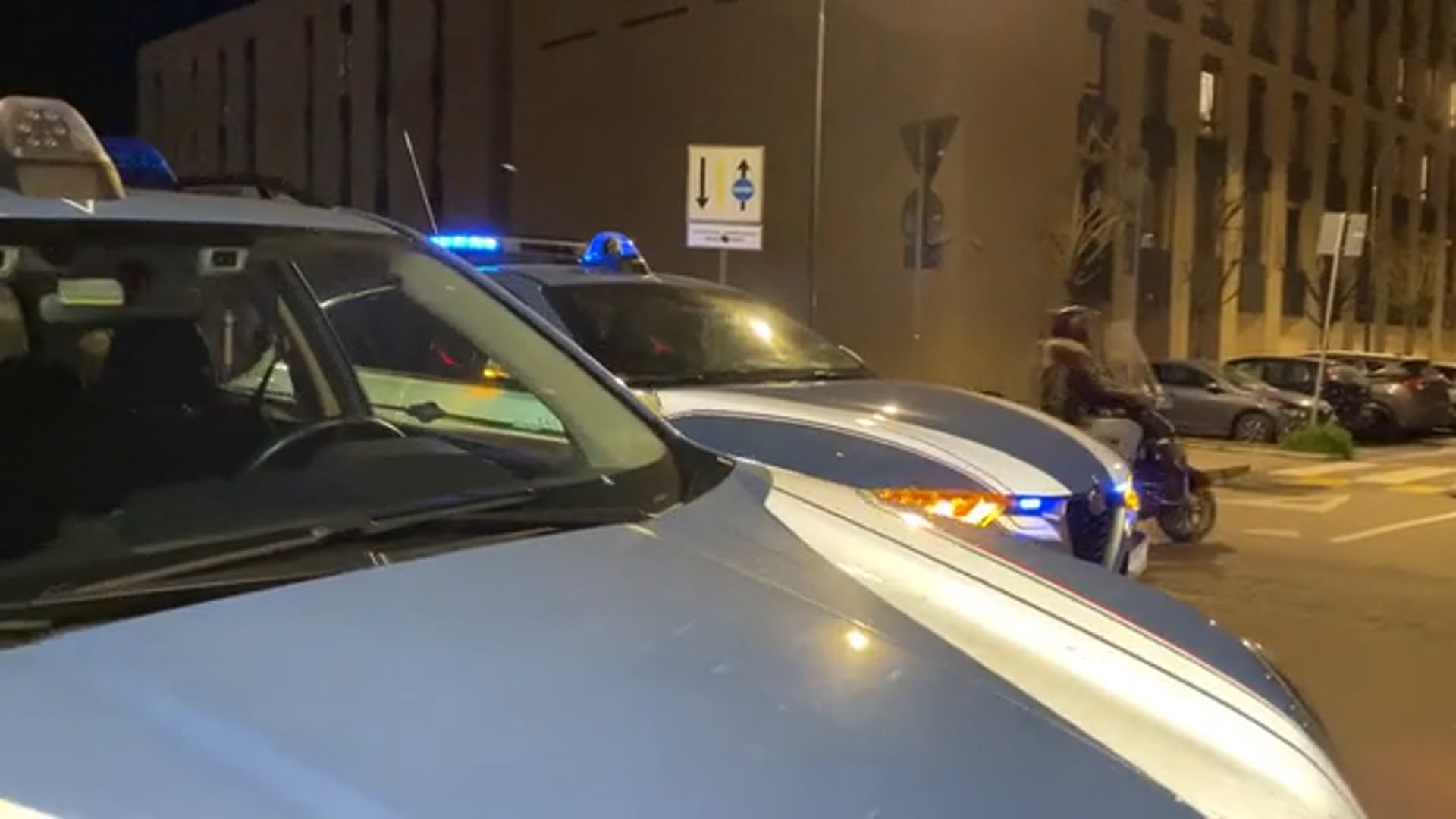 Hanno rubato vino, champagne e scarpe per 15mila euro, arrestati