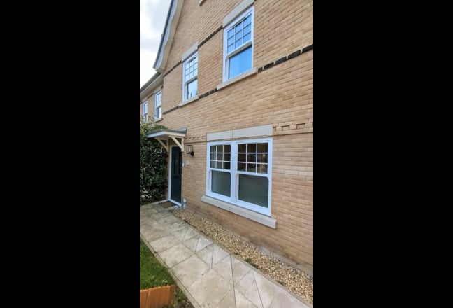 Luxury Kingsize Room in Gated Home - Town Centre Main Photo