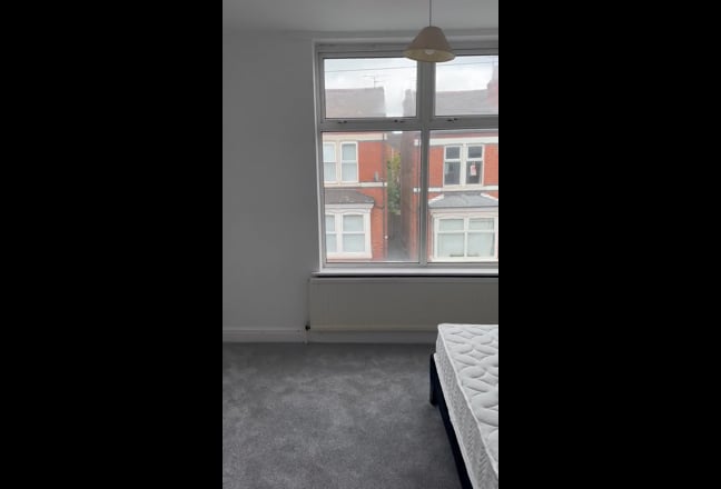 Double Bedrooms, Zero Deposit  Main Photo