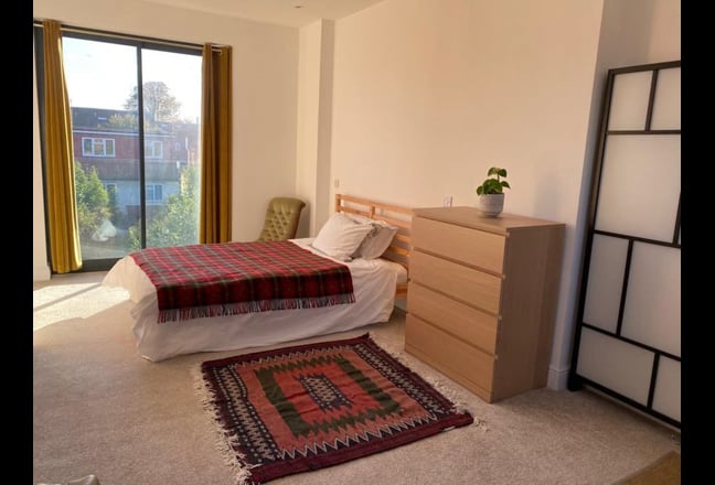 Newly refurbished 1 bed STUDIO 2 mins Dollis Hill  Main Photo