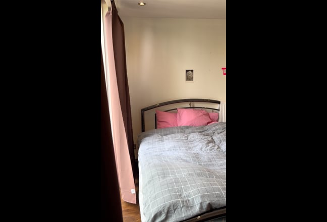 Prime Location / Large wooden-floor En-Suite Main Photo
