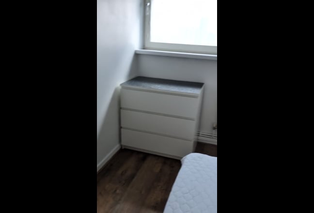Spacious Double Room Available for Rent Barking Main Photo