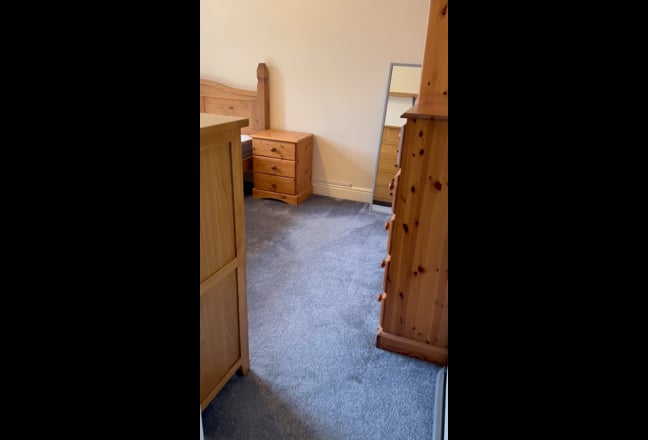 Double Room in a 4 Bed House Main Photo