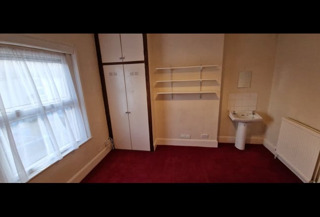 Double Room in shared house Main Photo
