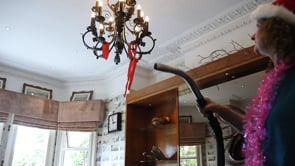 Naughty Elf – Unplugging the hoover