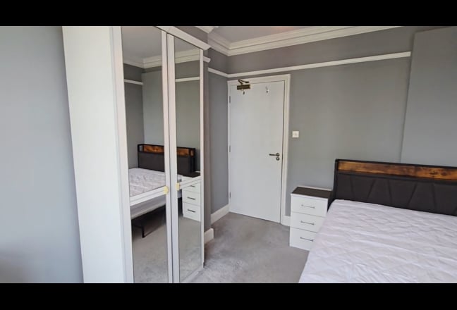  Modern Furnished Room with Bills Included - R13 Main Photo
