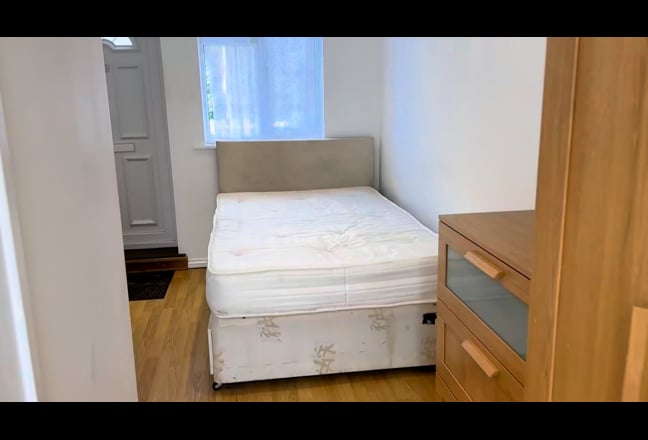 Flat to rent Main Photo