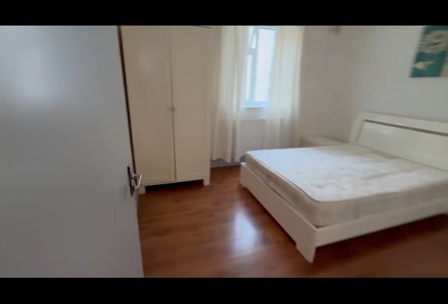 Prime Location! 2 Bed Flat Near Shoreditch, E2. Main Photo