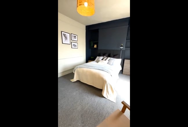 HUGE ROOM IN SA1 – Ideal for a Professional  Main Photo