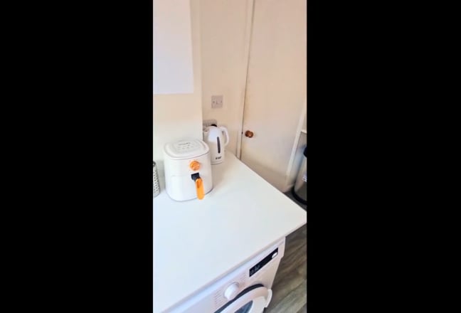 Immaculate Double Room with kitchenette  Main Photo