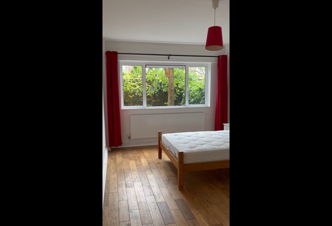 Huge garden double by Peckham Rye, bills inc Main Photo