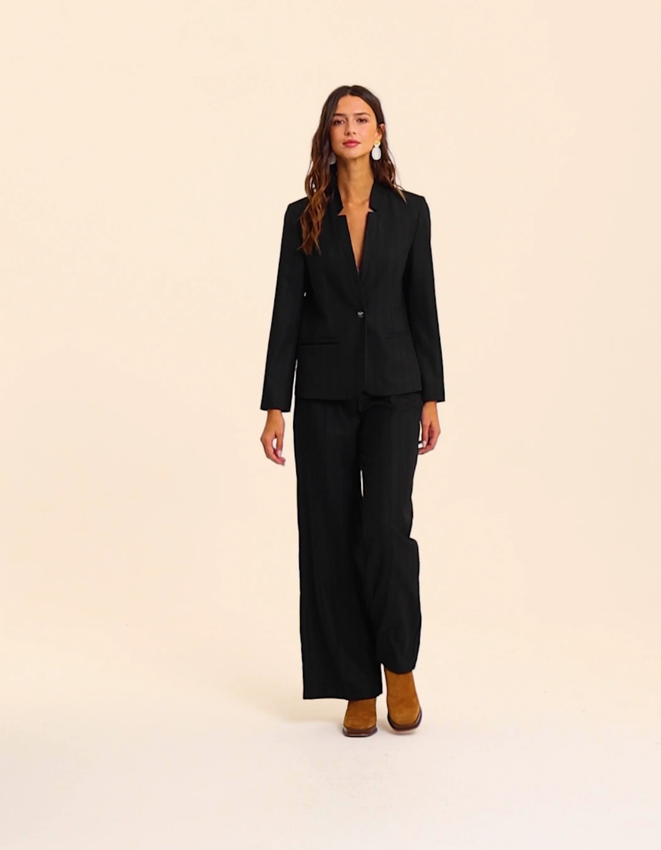 Veste Tailleur Chic APART – Noir Rayé – Taille 42/44 – Neuf Avec étiquettes – Cérémonie/bureau