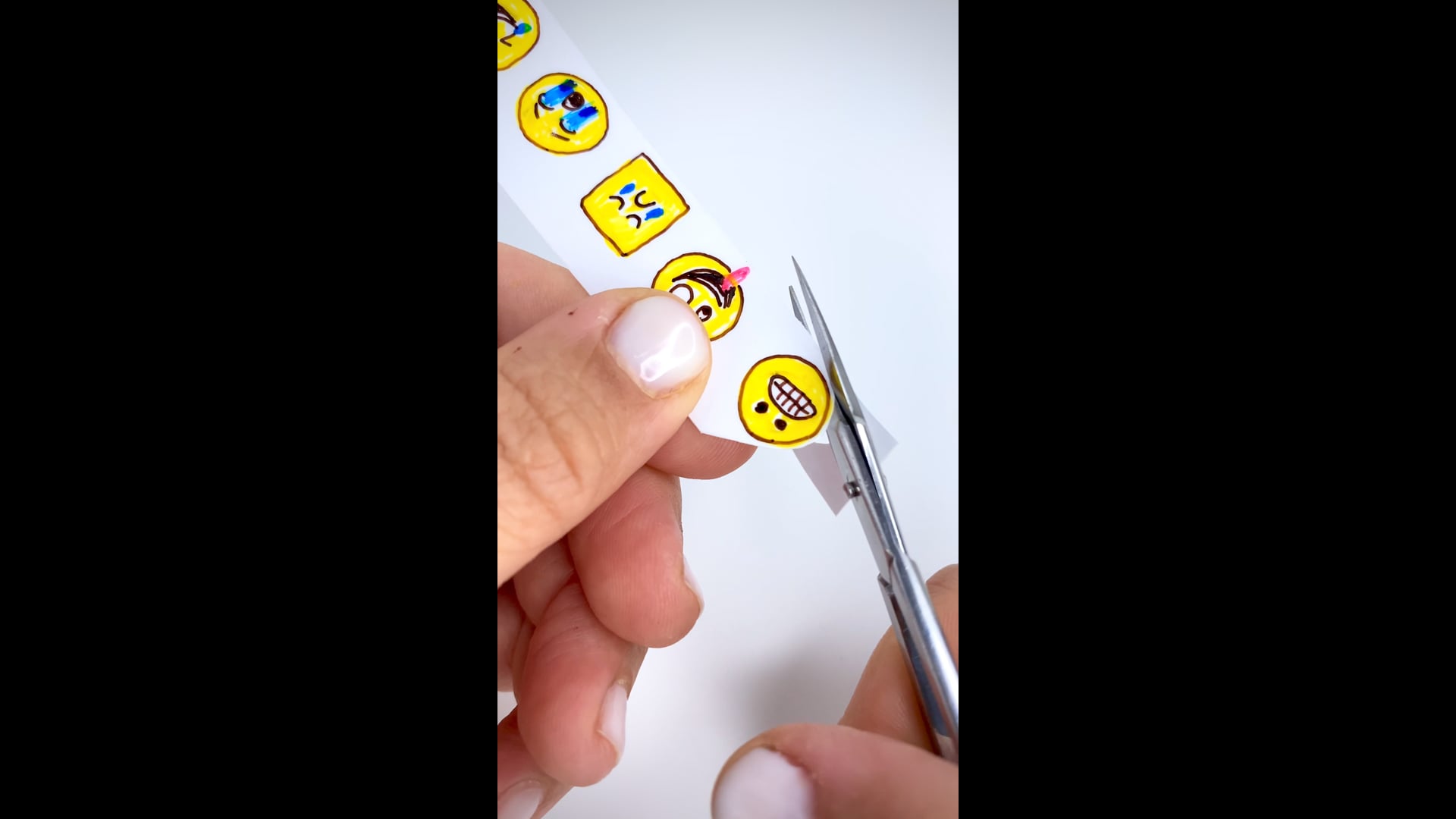 Джеллиз (Jelliz) Лица. Создай свои эмоции!